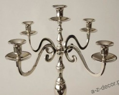 Wysoki świecznik metalowy