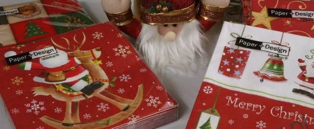 Serwetki papierowe ze światecznymi motywami