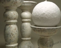 Świeczniki ceramiczne o marmurowej powierzchni